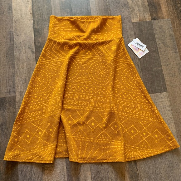 NWTs Azure size Medium Luluroe